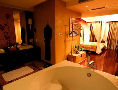 杭州临安区养生会所的黄昏恋：当爱情遇上八十岁